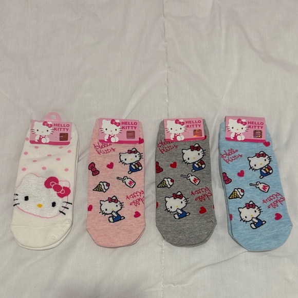 Hello Kitty Colorful Ankle Socks Collection - Picture 1 of 16